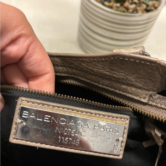 Balenciaga classic city mini shoulder in brown arena lamb skin - Picture 5 of 6